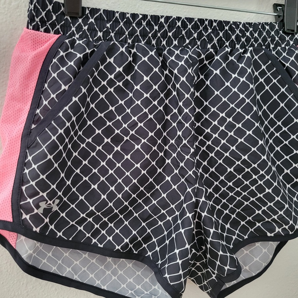 Under Armour HeatGear Womens Black Pink Geometric Print Running Shorts Small - Picture 5 of 8